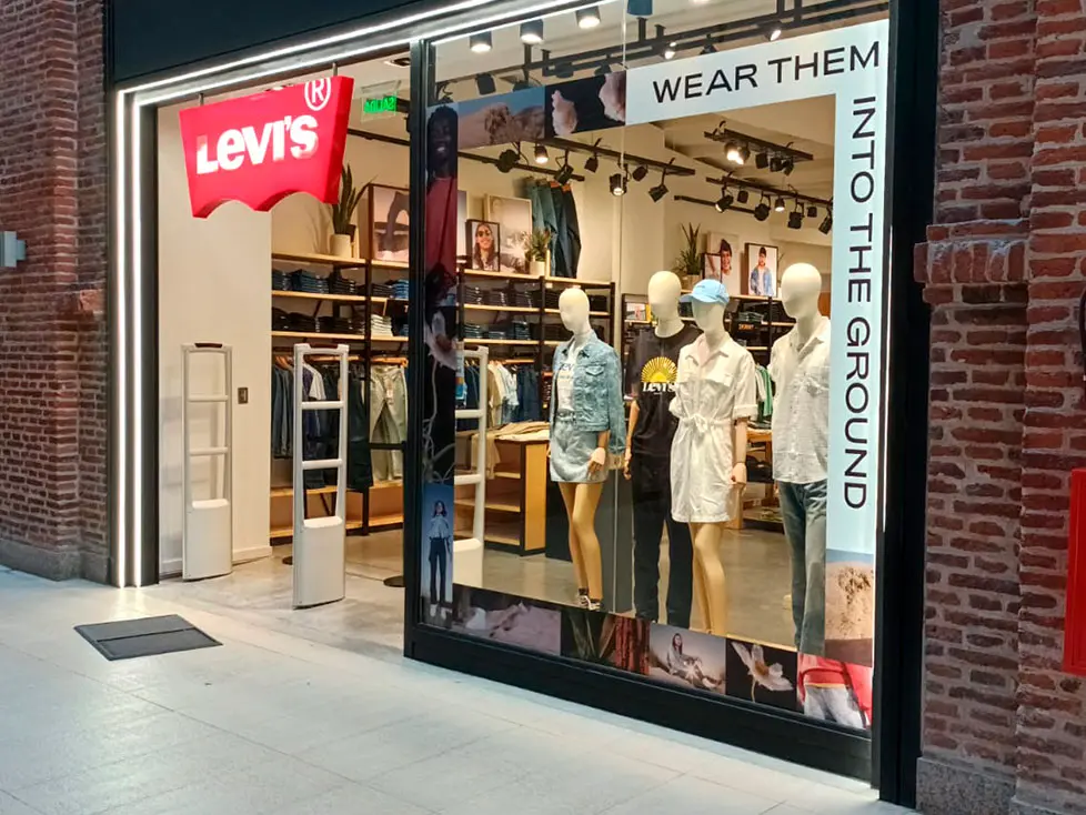 Trabajo / Cliente: Levi's